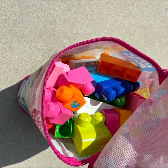 LEGO - Picture 2 of 2